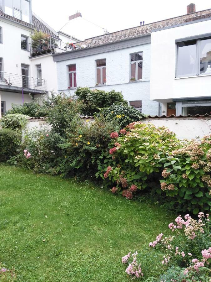 Altstadt Bonn Mit Eigenem Parkplatz Und Garten Bagian luar foto